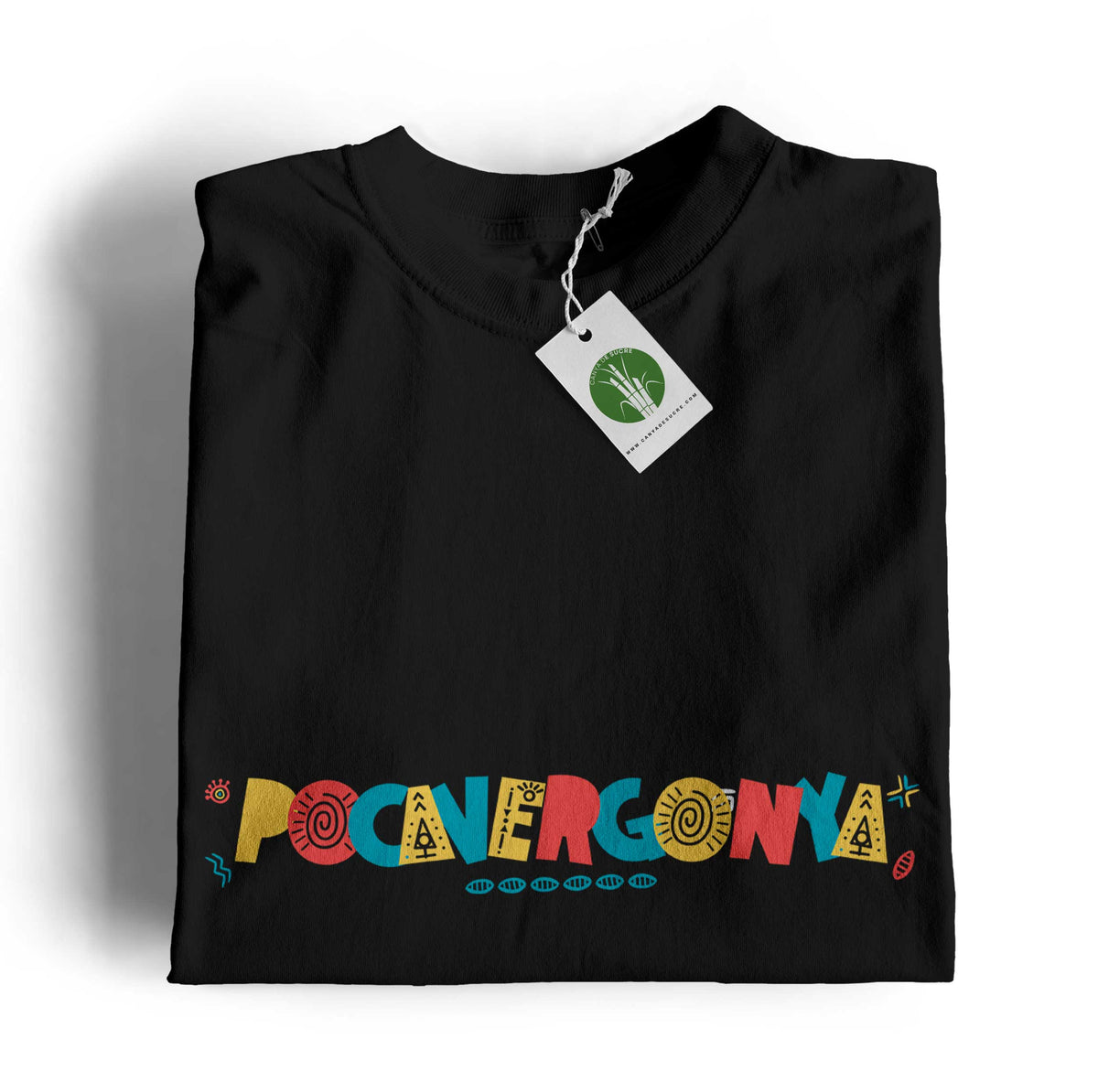 Samarreta unisex amb la paraula “Pocavergonya” en tipografia gran i colorida amb motius decoratius mediterranis, disponible en color negre, disseny de la marca valenciana Canya de Sucre.