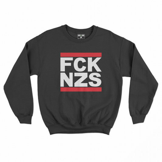 Sudadera negra amb la frase fck nzs