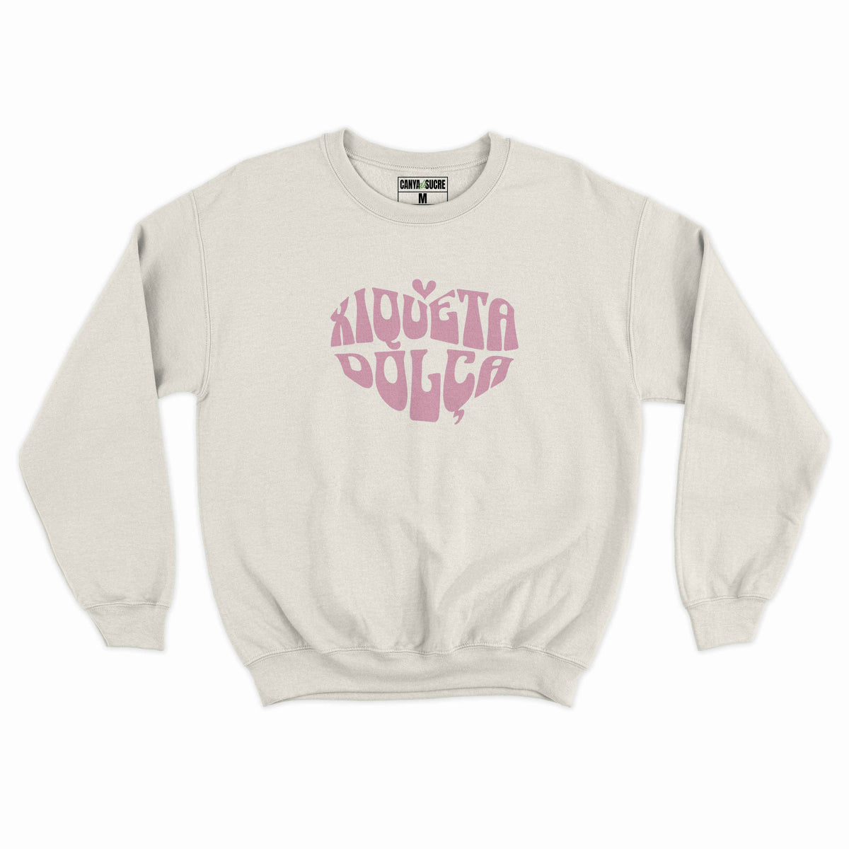 Dessuadora blanc vintage amb el disseny “Xiqueta Dolça” al pit en tipografia retro groovy rosa amb forma de cor, de Canya de Sucre.