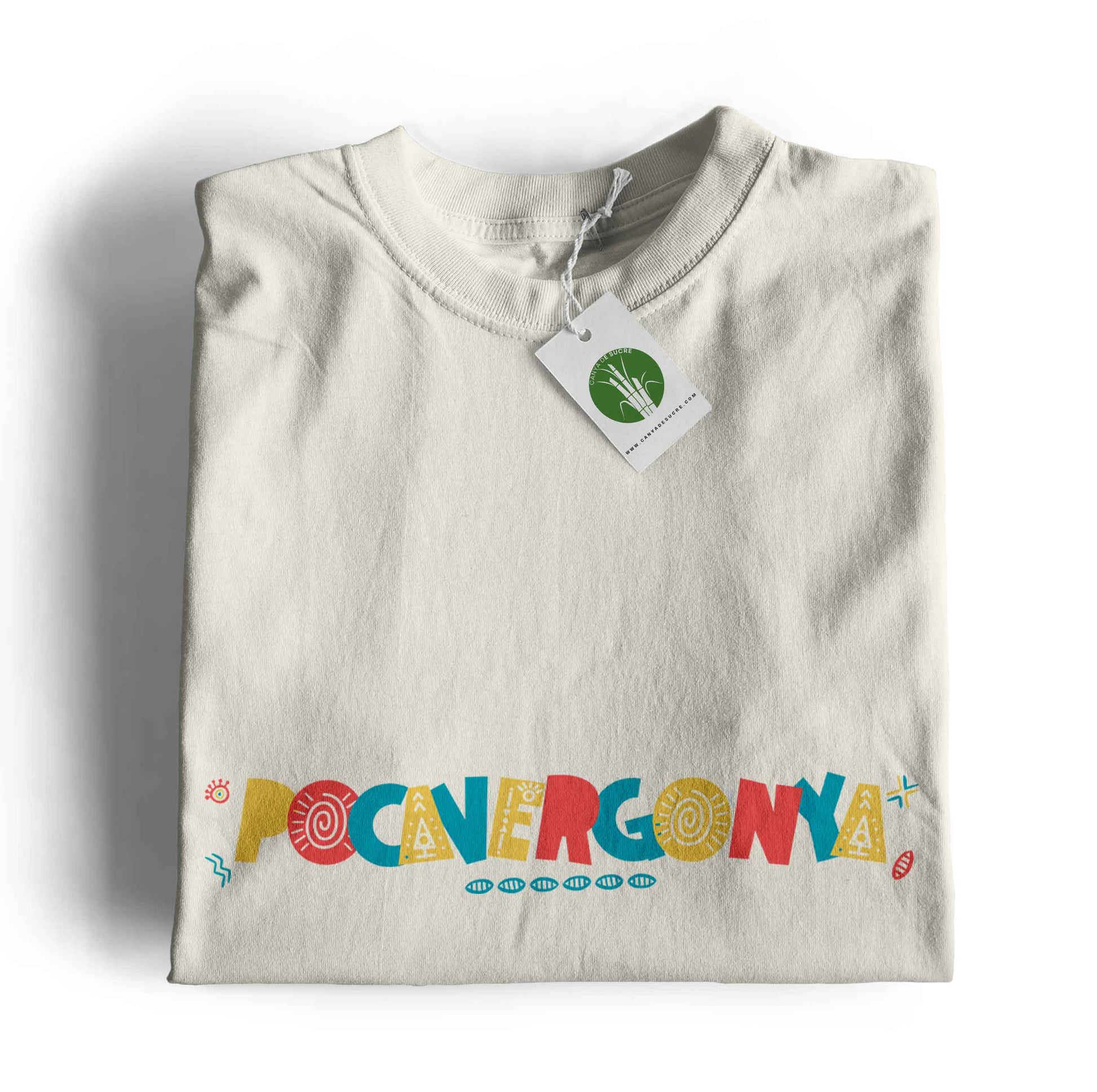 Samarreta infantil blanc vintage amb la paraula "Pocavergonya" en tipografia multicolor festiva, de Canya de Sucre.
